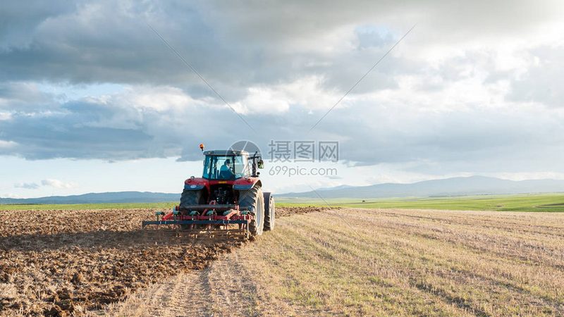 河南联合收割机价格解析：如何理性选择？**